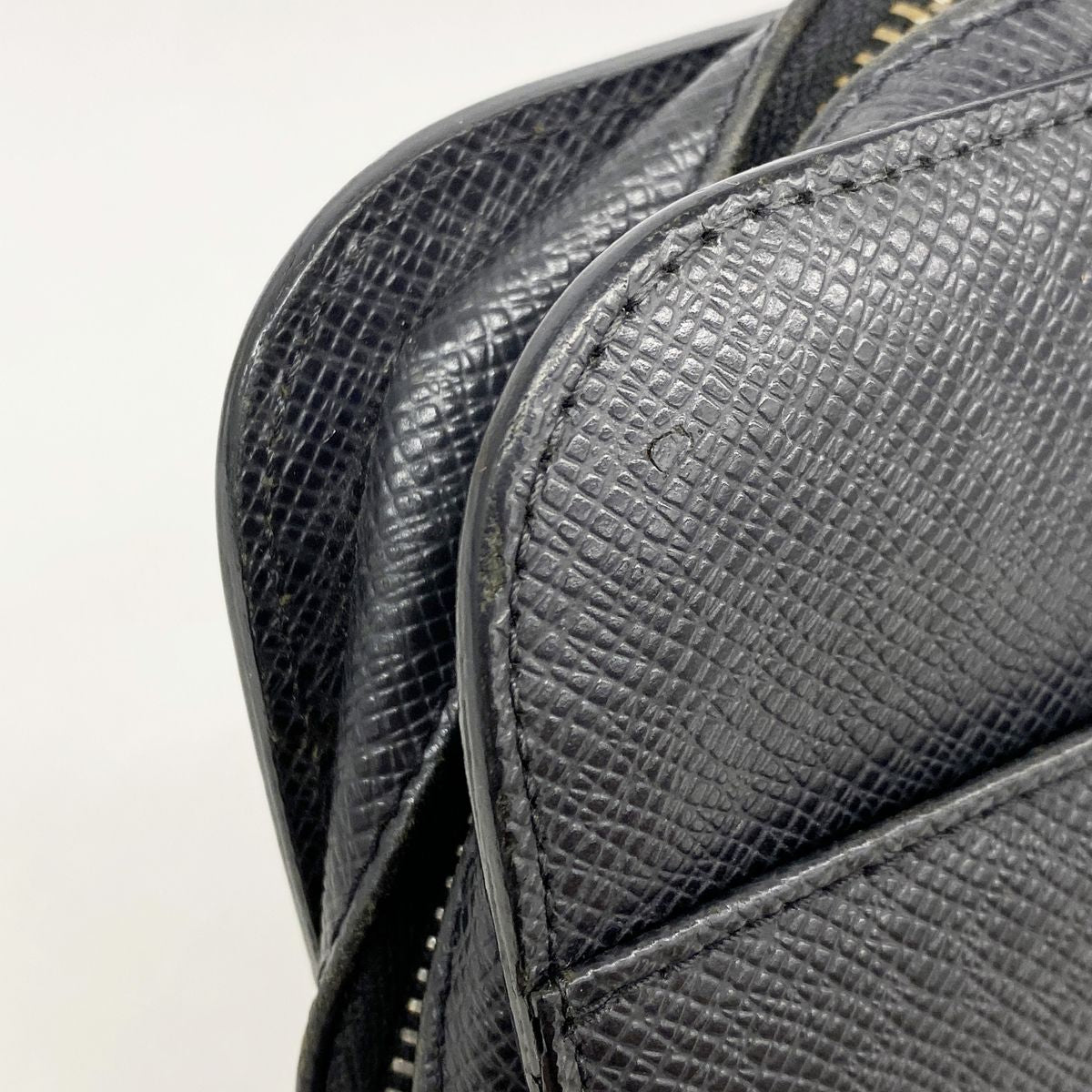 Louis Vuitton Clutch Taiga Baikal Ardoise — view 7