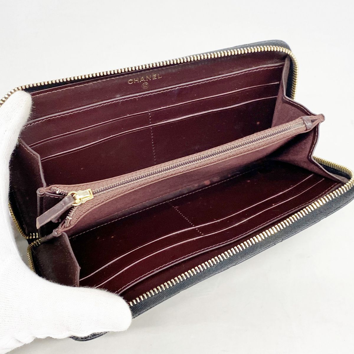 Chanel Wallet Quilted Caviar Leather Black Gold — view 3