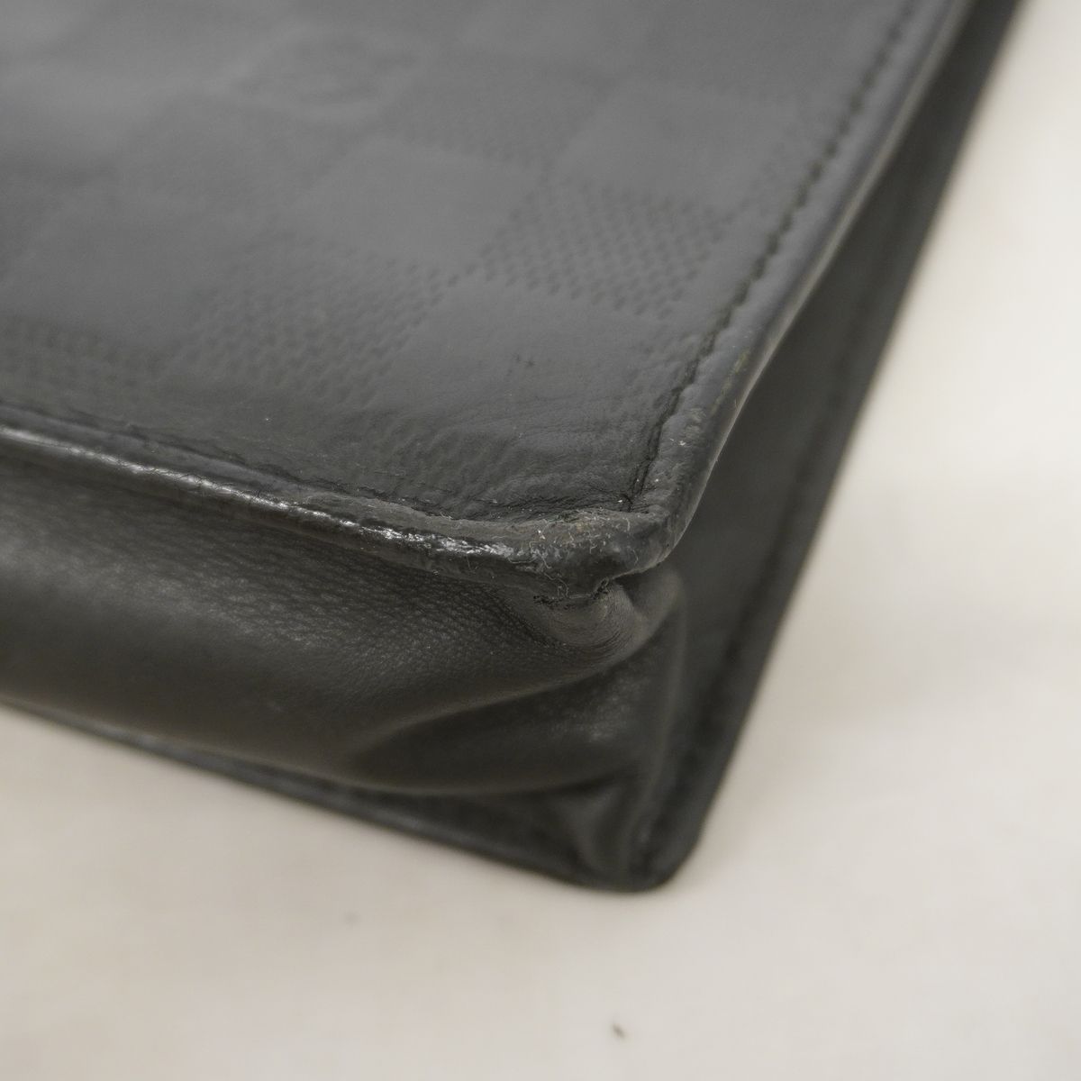 Louis Vuitton Clutch Damier Infini Stand Pouch Onyx — view 6