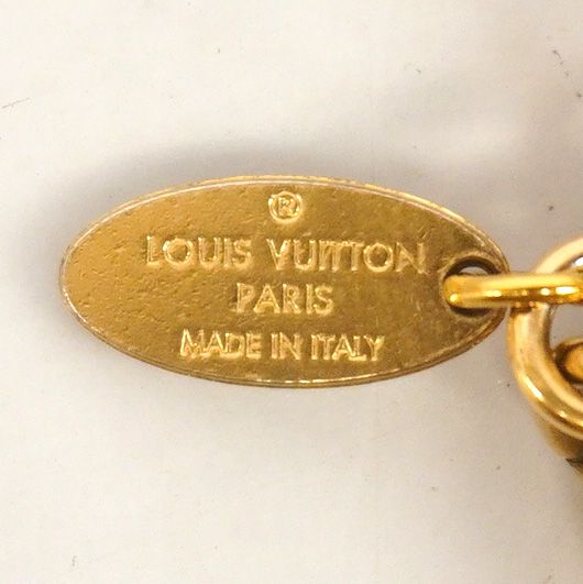 Louis Vuitton Key Holder Charm LV Facet Gold — view 3