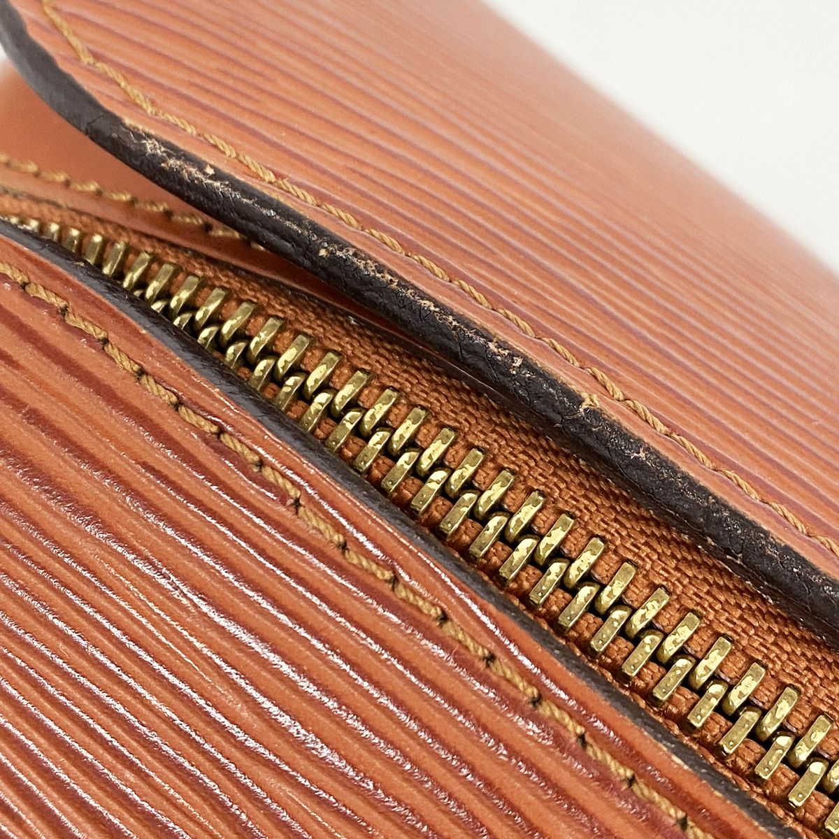 Louis Vuitton Handbag Epi Soufflot Kenya Brown — view 7