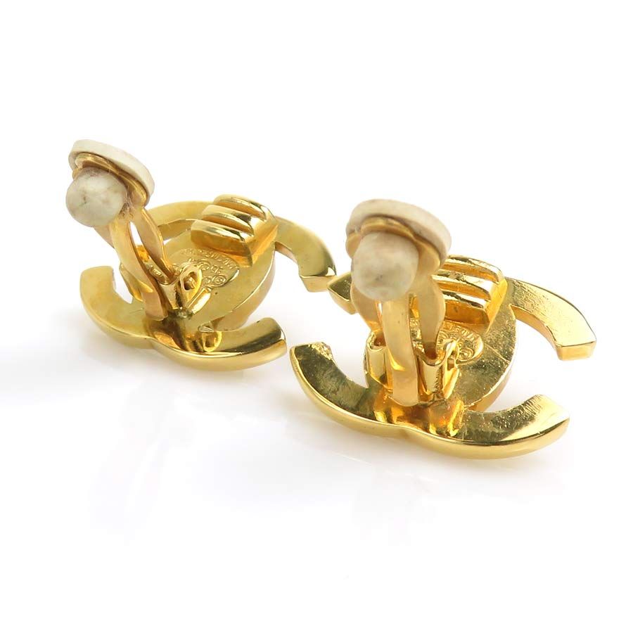 Chanel Earrings CC Logo — view 6