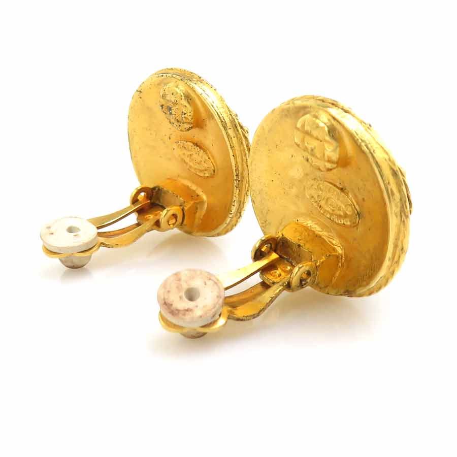 Chanel Earrings CC Logo — view 3