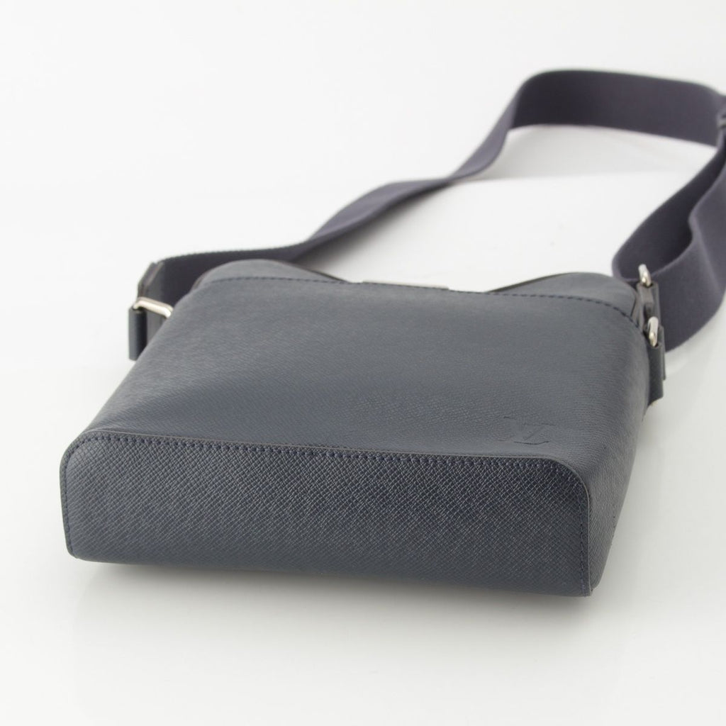 Louis Vuitton Anton Taiga Shoulder Bag Navy — view 5