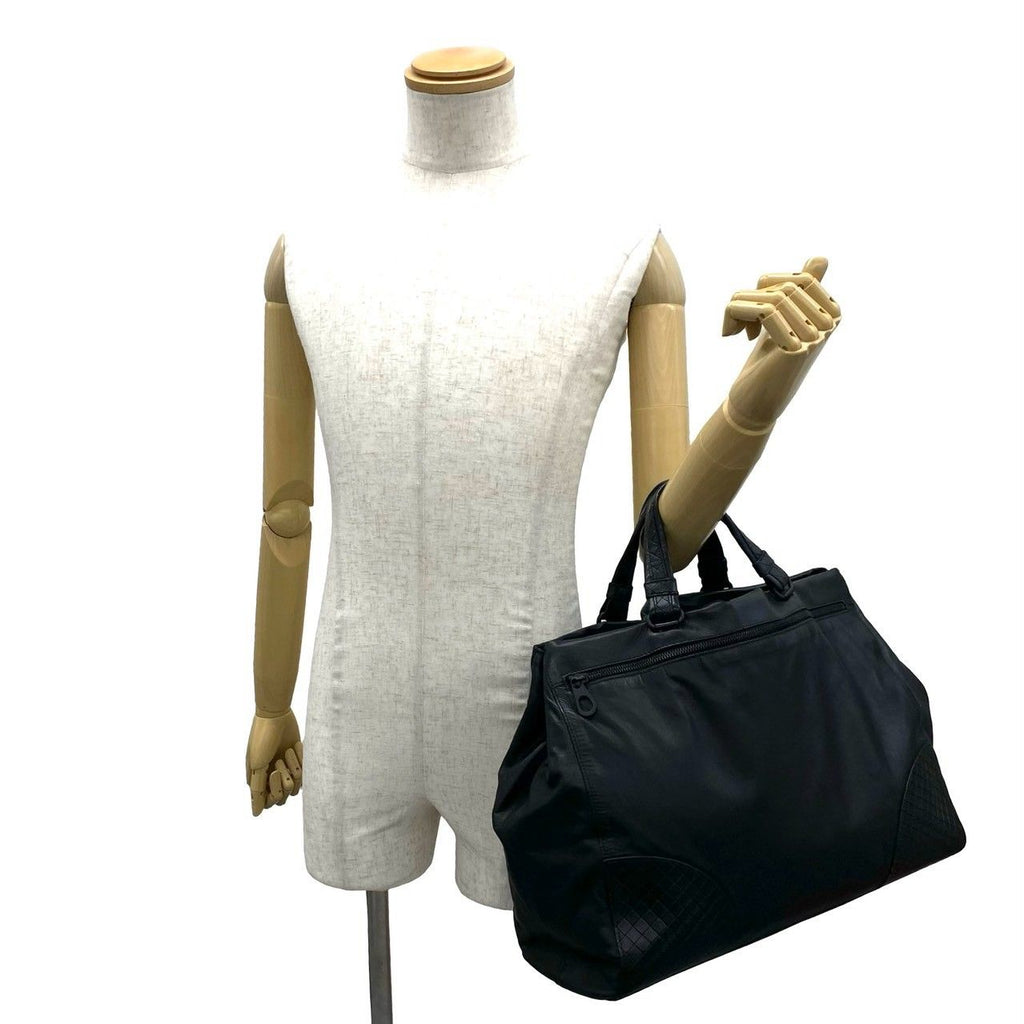 Bottega Veneta Intrecciato Leather Boston Bag Black — view 2