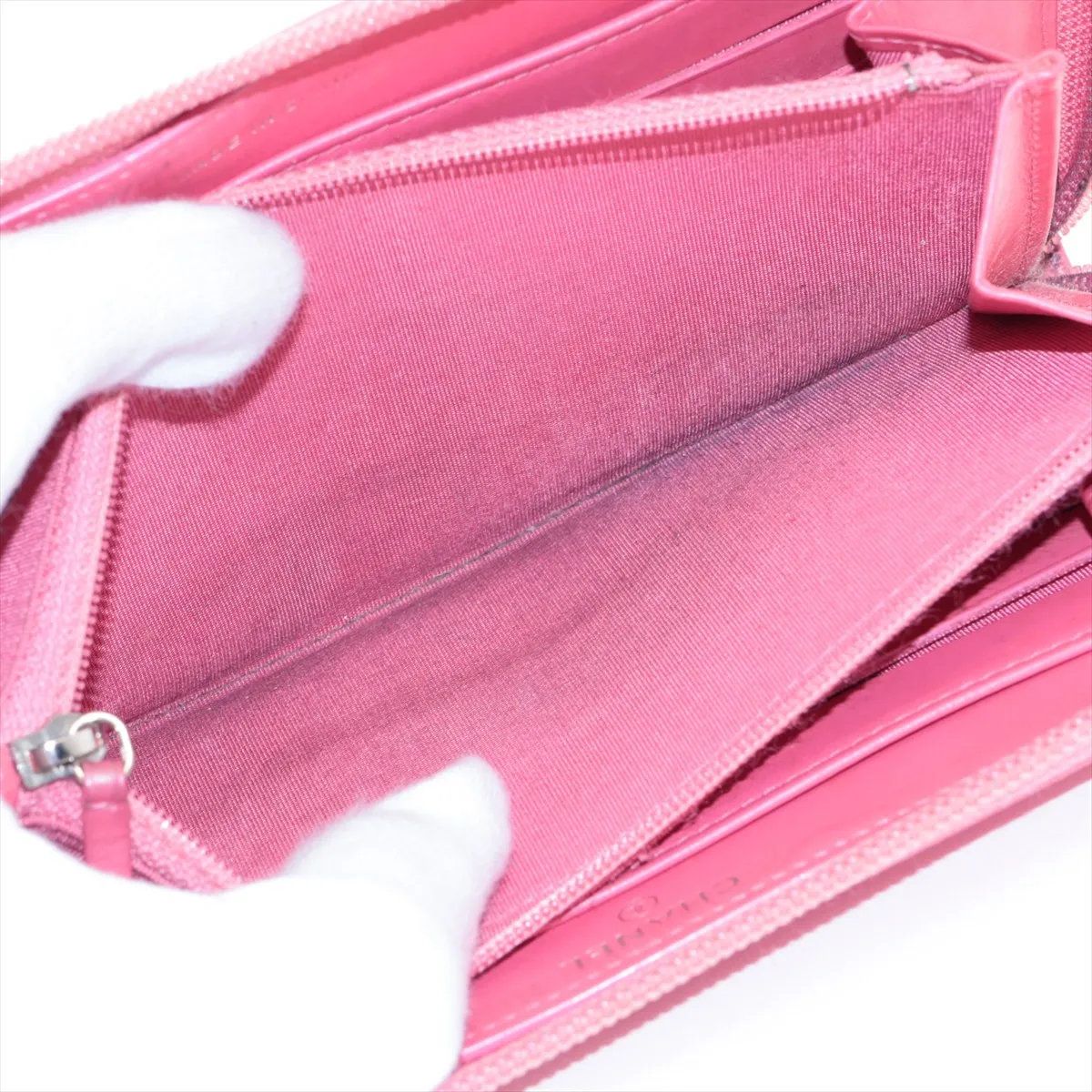 Chanel CC Logo Leather Wallet Zip Around — view 6
