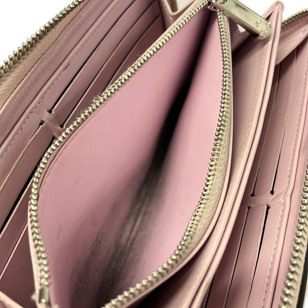 Louis Vuitton Wallet Mahina Magnolia Leather — view 4