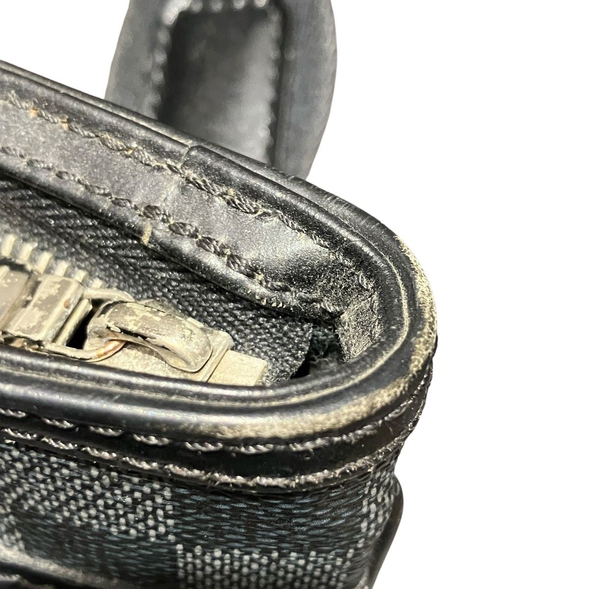 Louis Vuitton Thomas Damier Graphite Shoulder Bag Canvas — view 8