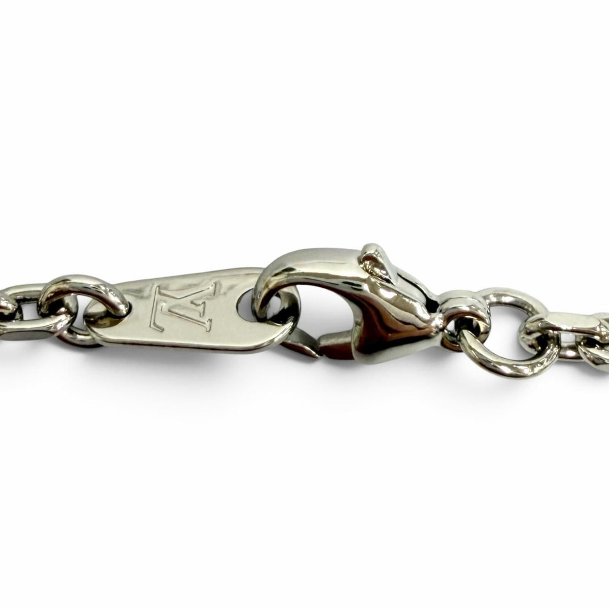Louis Vuitton Chain LV Yours Palladium LV Logo Monogram Flower Necklace — view 7