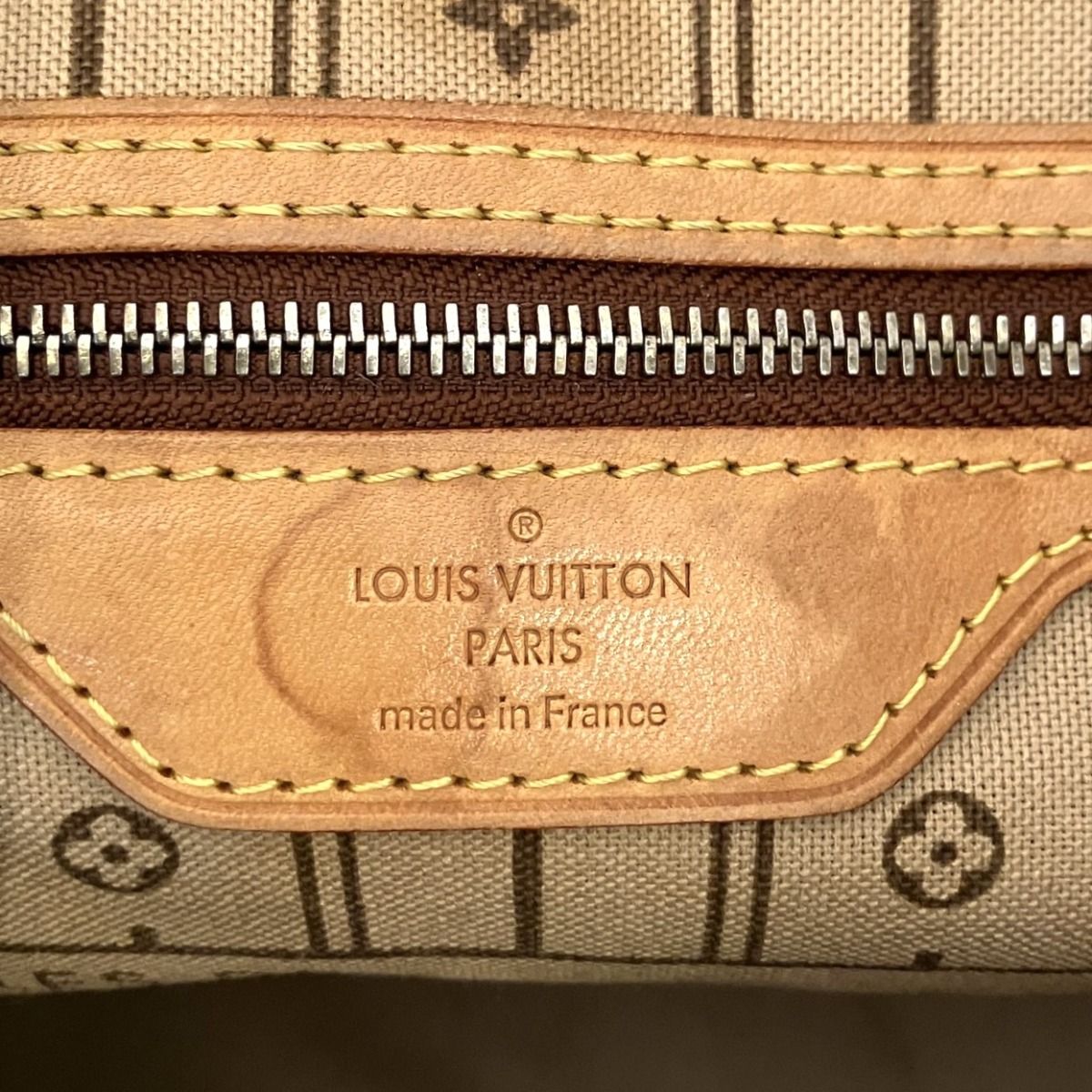 Louis Vuitton Neverfull MM Monogram Tote Bag Canvas — view 4