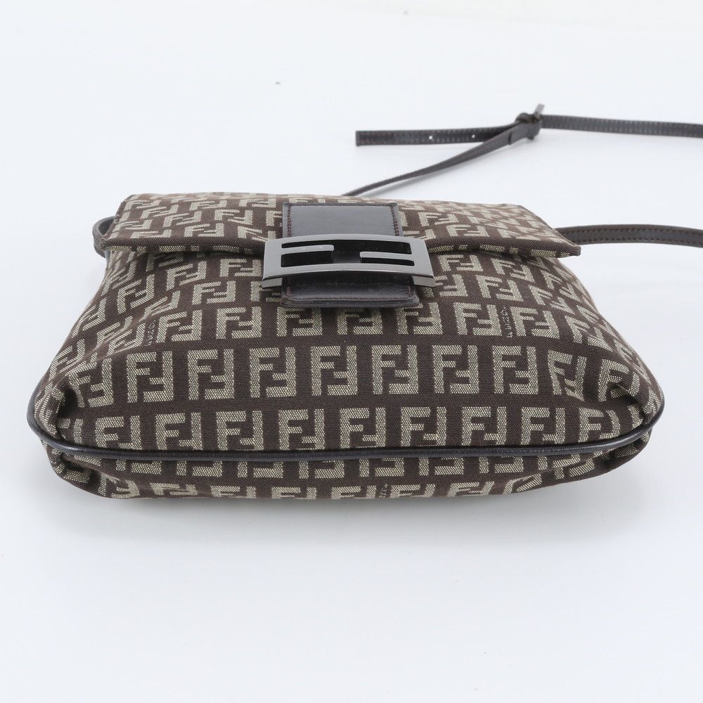 Fendi FF Zucchino Leather Shoulder Bag Crossbody Brown — view 5