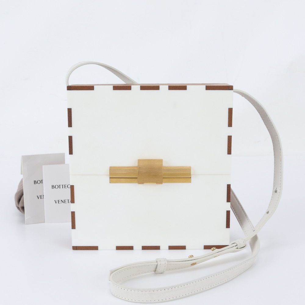 Bottega Veneta Daisy Leather Shoulder Bag Crossbody Gold