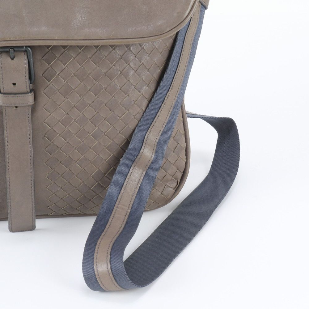 Bottega Veneta Intrecciato Braided Leather Shoulder Bag Crossbody Messenger — view 2