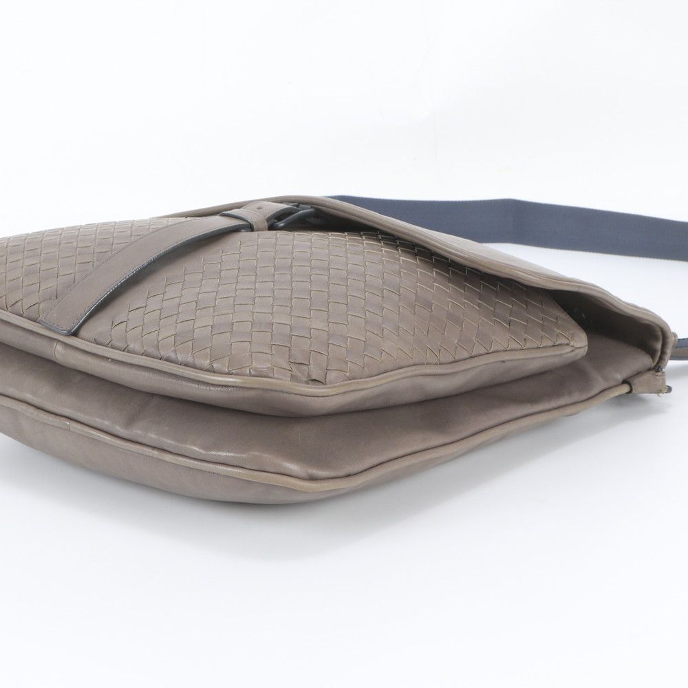 Bottega Veneta Intrecciato Braided Leather Shoulder Bag Crossbody Messenger — view 4