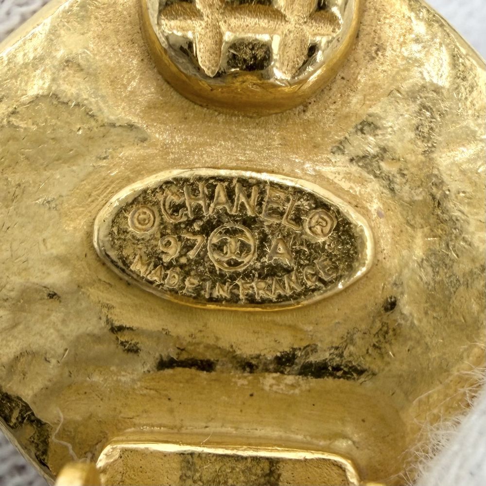 Chanel Earrings CC Logo Circle Vintage 97A Gold — view 3