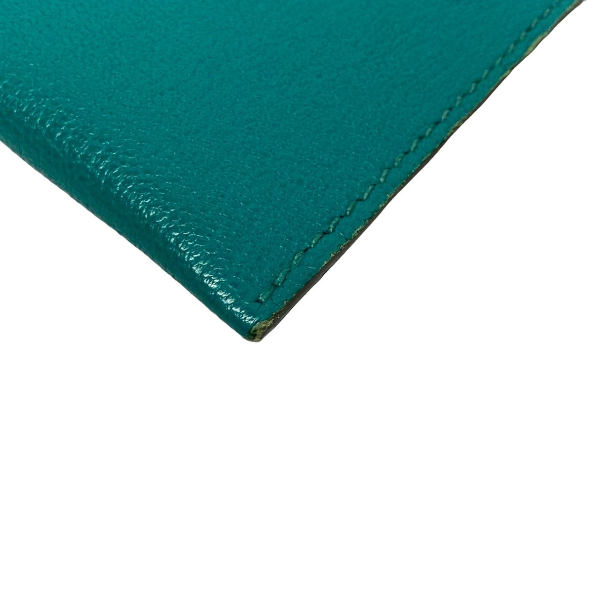 Hermes Case Tarmac PM Malachite Passport — view 5