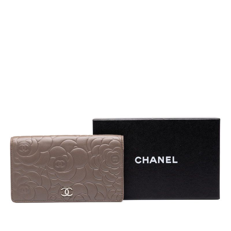 Chanel CC Logo Camellia Embossed Wallet Greige Silver Lambskin — view 8