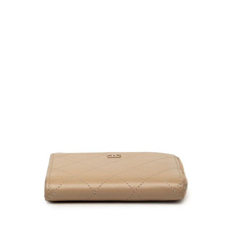 Chanel CC Logo Bifold Wallet Beige Silver Leather — view 3