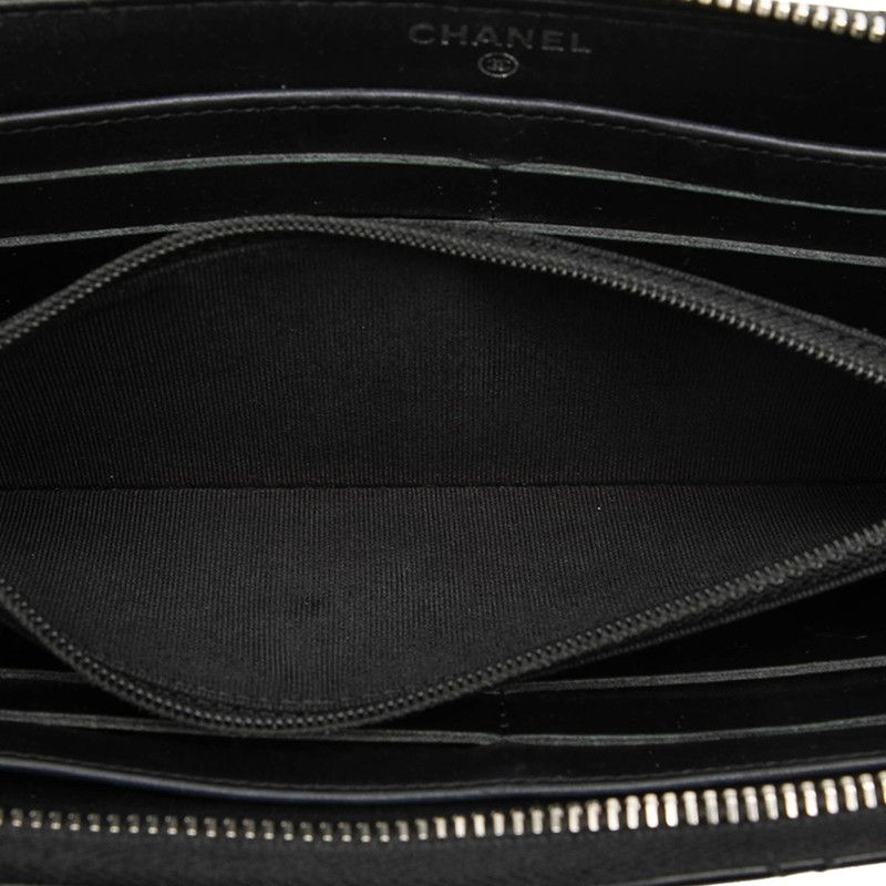 Chanel CC Logo Quilted Wallet Black Patent Leather — view 4