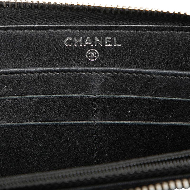 Chanel CC Logo Quilted Wallet Black Patent Leather — view 5
