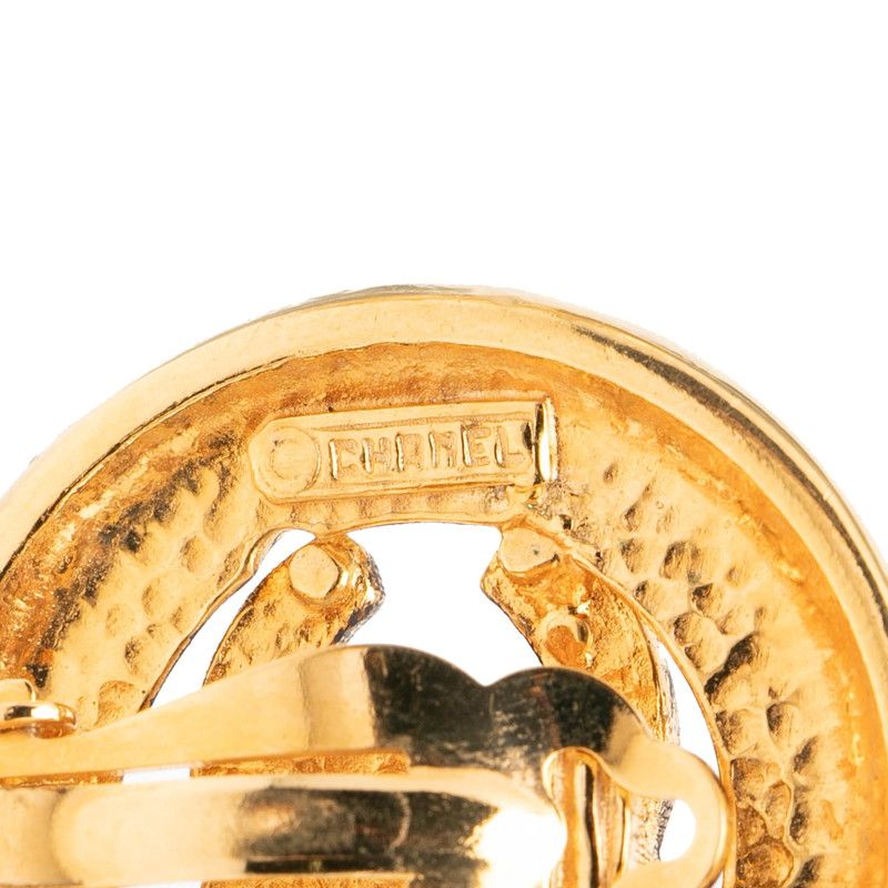 Chanel CC Logo Earrings Gold Plated — view 3