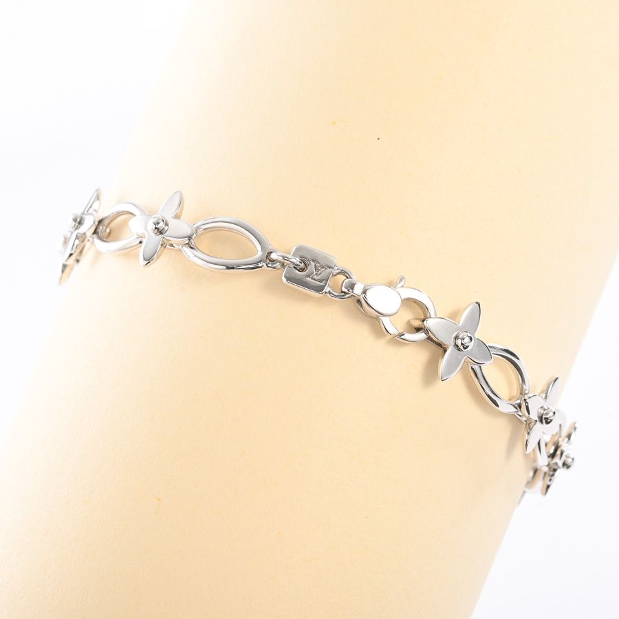 Louis Vuitton Bracelet Charm de Monogram — view 4