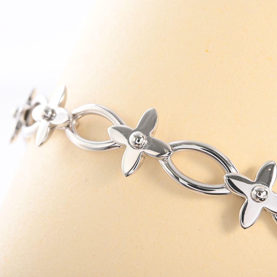 Louis Vuitton Bracelet Charm de Monogram — view 2