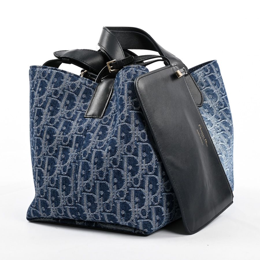 Dior Shoulder Bag Toujours Medium — view 2
