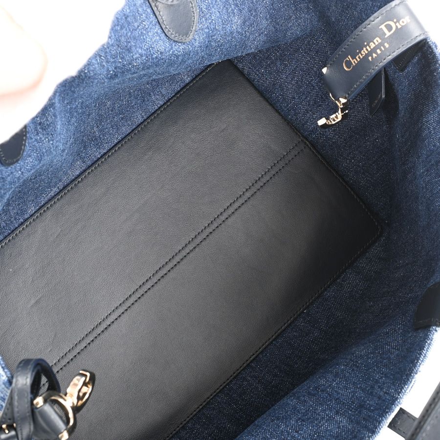 Dior Shoulder Bag Toujours Medium — view 4
