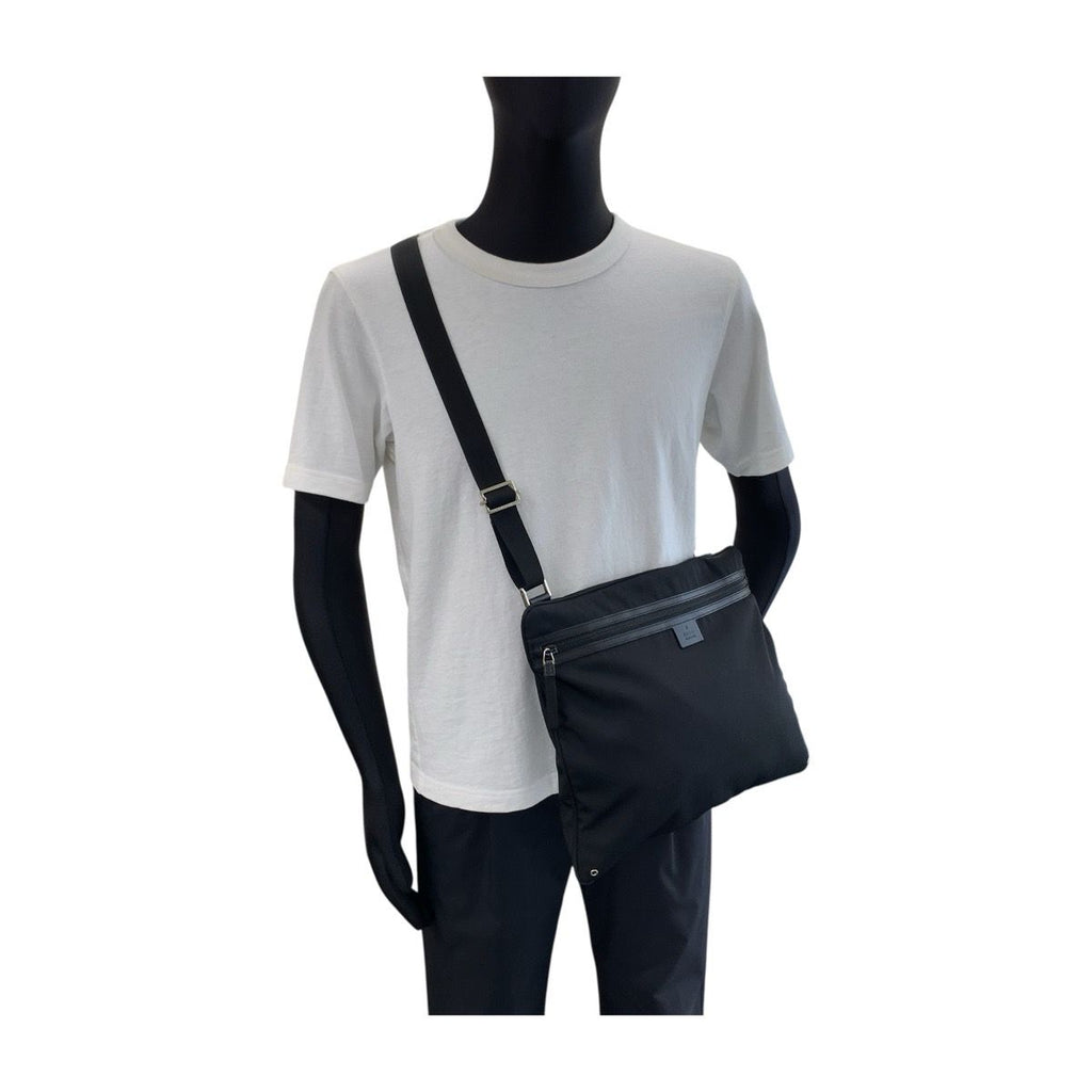 Gucci Black Silver Canvas Shoulder Bag — view 7