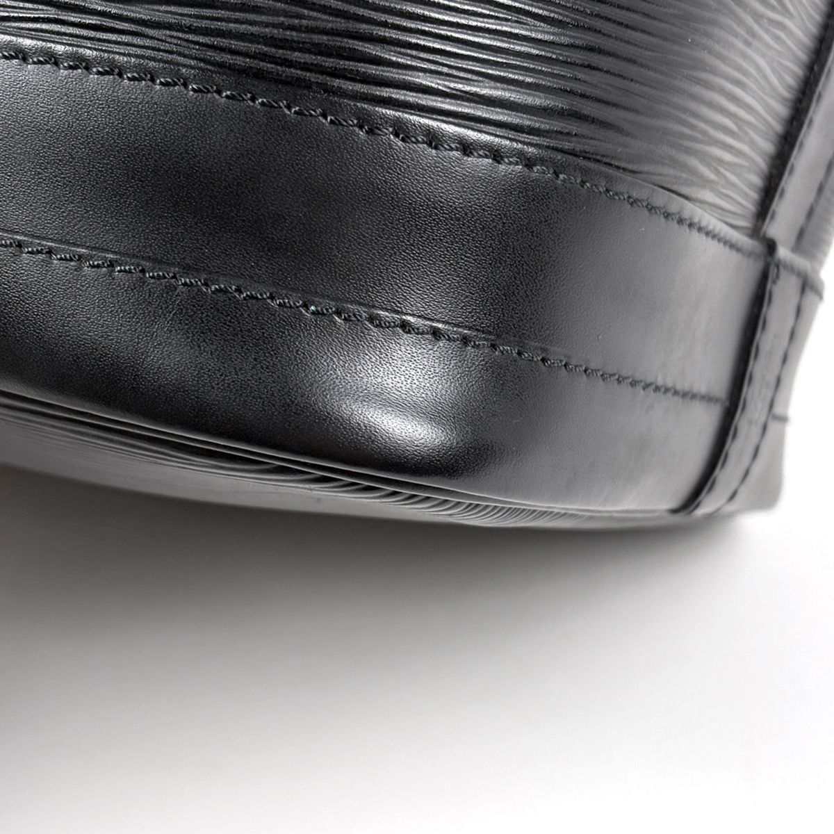 Louis Vuitton Shoulder Bag Drawstring Epi Noir — view 3
