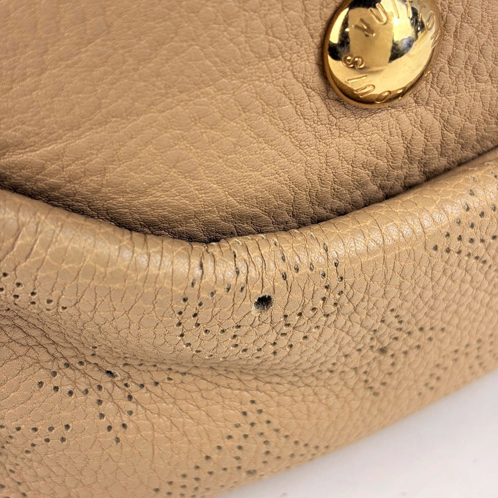 Louis Vuitton XS Shoulder Bag Perforated Monogram Mahina Bisqui — view 3