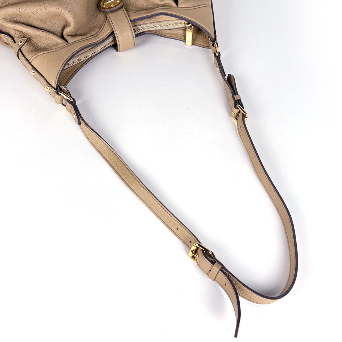 Louis Vuitton XS Shoulder Bag Perforated Monogram Mahina Bisqui — view 7