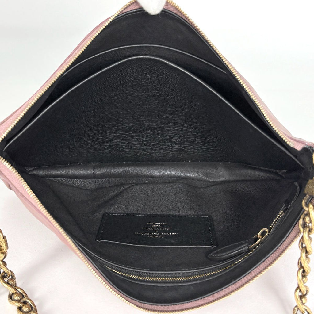 Louis Vuitton Pochette Accessoires MM Shoulder Bag Leather Rose — view 6