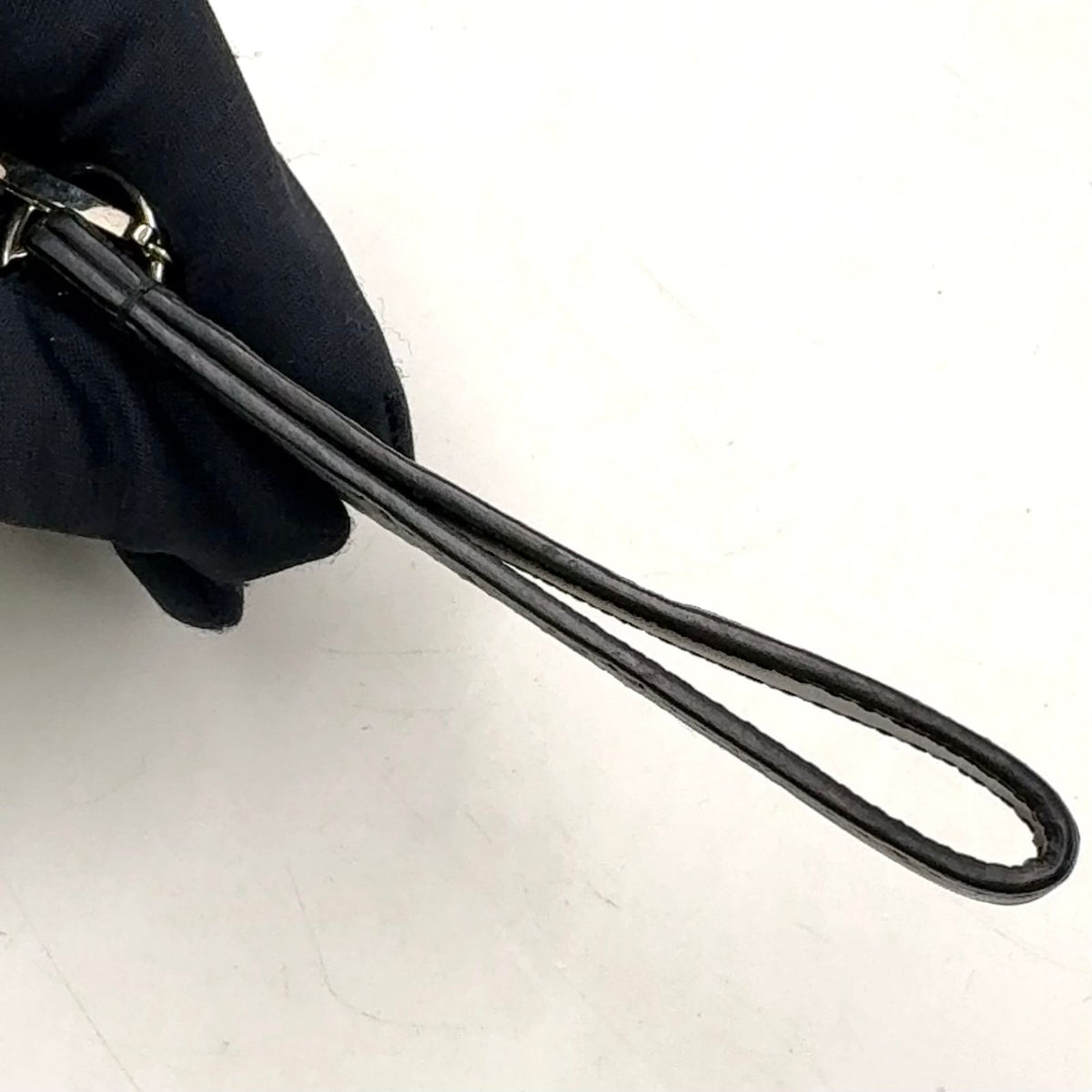 Louis Vuitton Key Holder Dragonne Leather Metal Black Silver — view 6