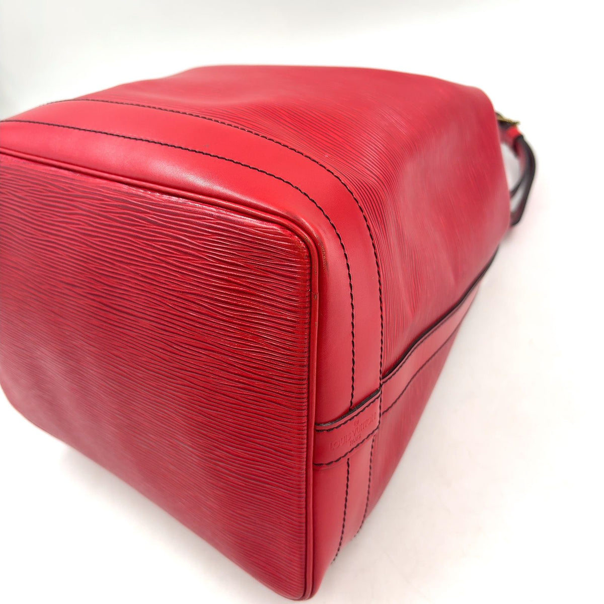 Louis Vuitton Noe Epi Castilian Red Leather Shoulder Bag Gold — view 6