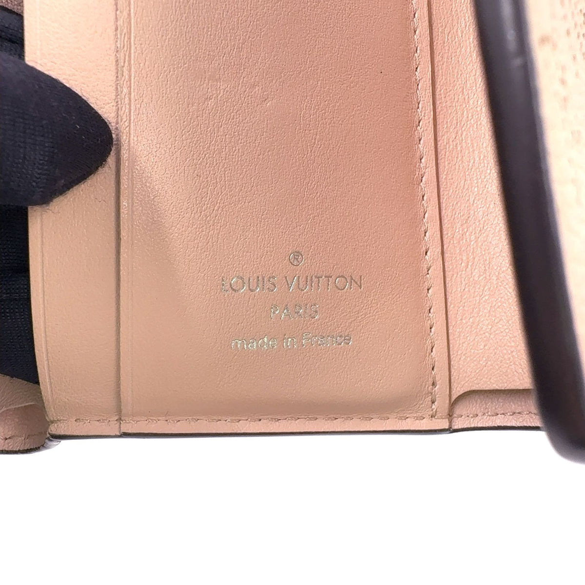 Louis Vuitton Portefeuille Iris XS Mahina Magnolia Leather Pink Beige Trifold — view 4