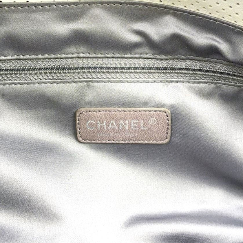 Chanel Perforated Leather White Shoulder Bag Silver — view 4