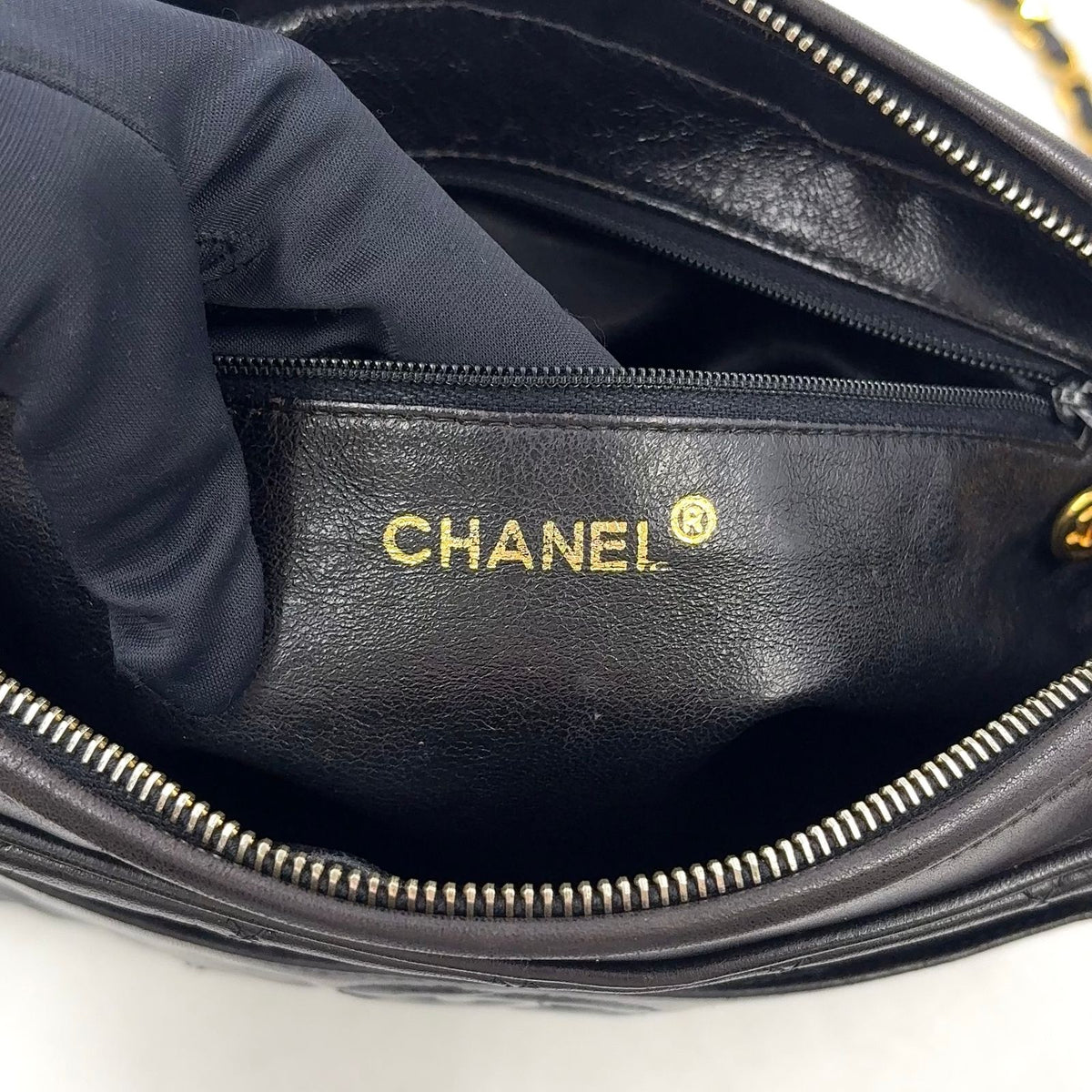 Chanel CC Logo Quilted Fringe Leather Black Chain Shoulder Bag Gold — view 4