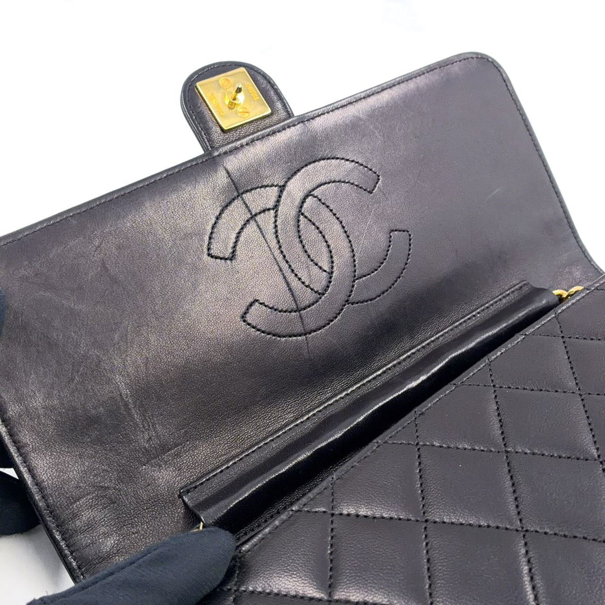 Chanel Pushlock Quilted Lambskin Black Chain Shoulder Bag Gold — view 4