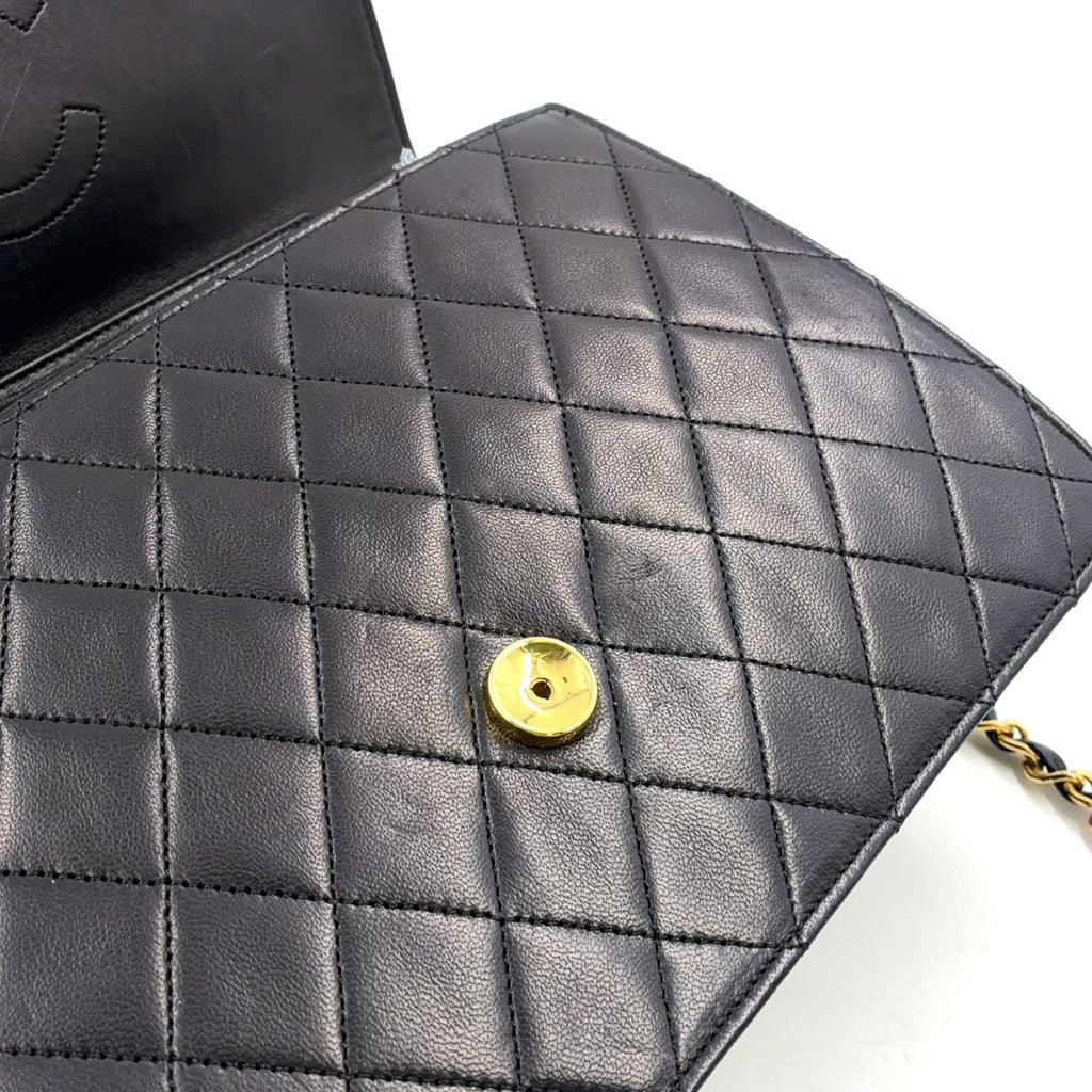 Chanel Pushlock Quilted Lambskin Black Chain Shoulder Bag Gold — view 7