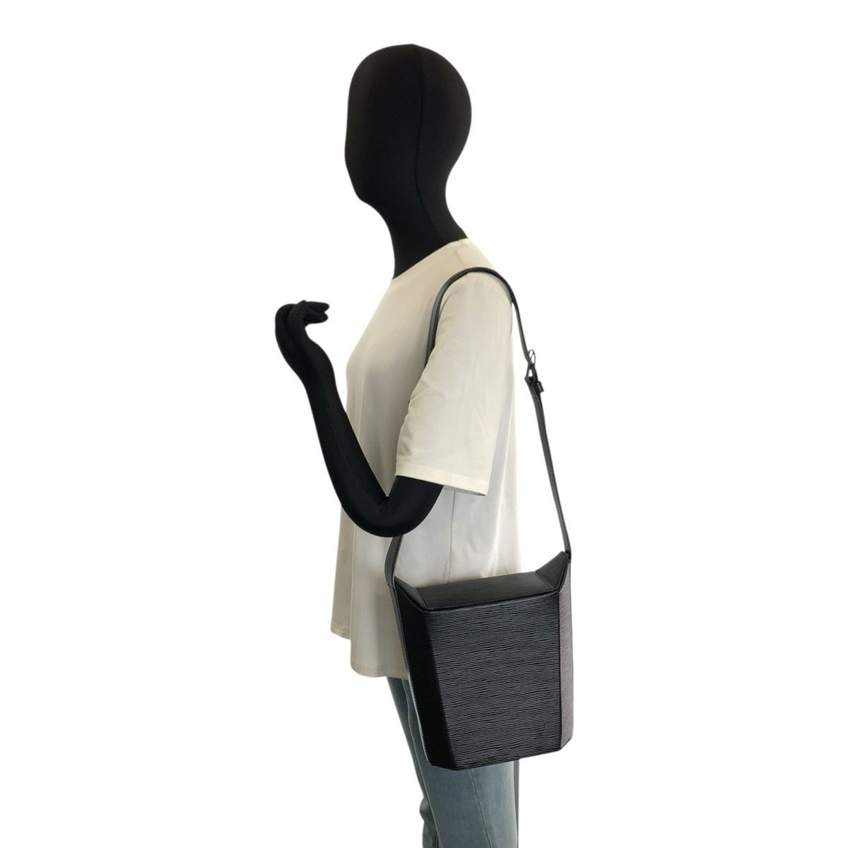 Louis Vuitton Epi Sac Saw Black Leather Shoulder Bag — view 7