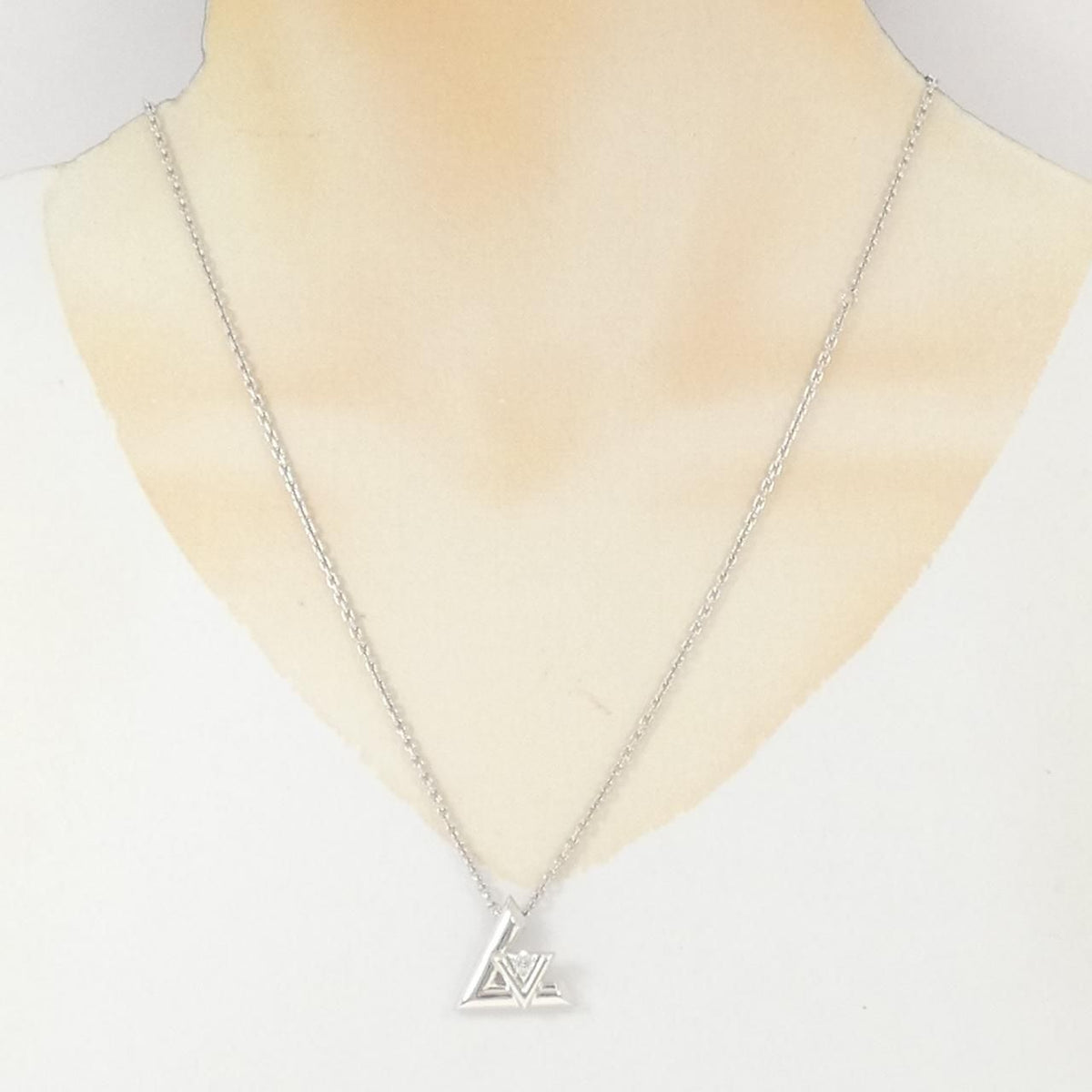 Louis Vuitton Volt One GM Necklace — view 6