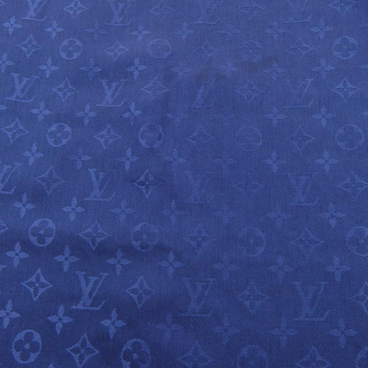 Louis Vuitton Shawl Monogram Scarf — view 4