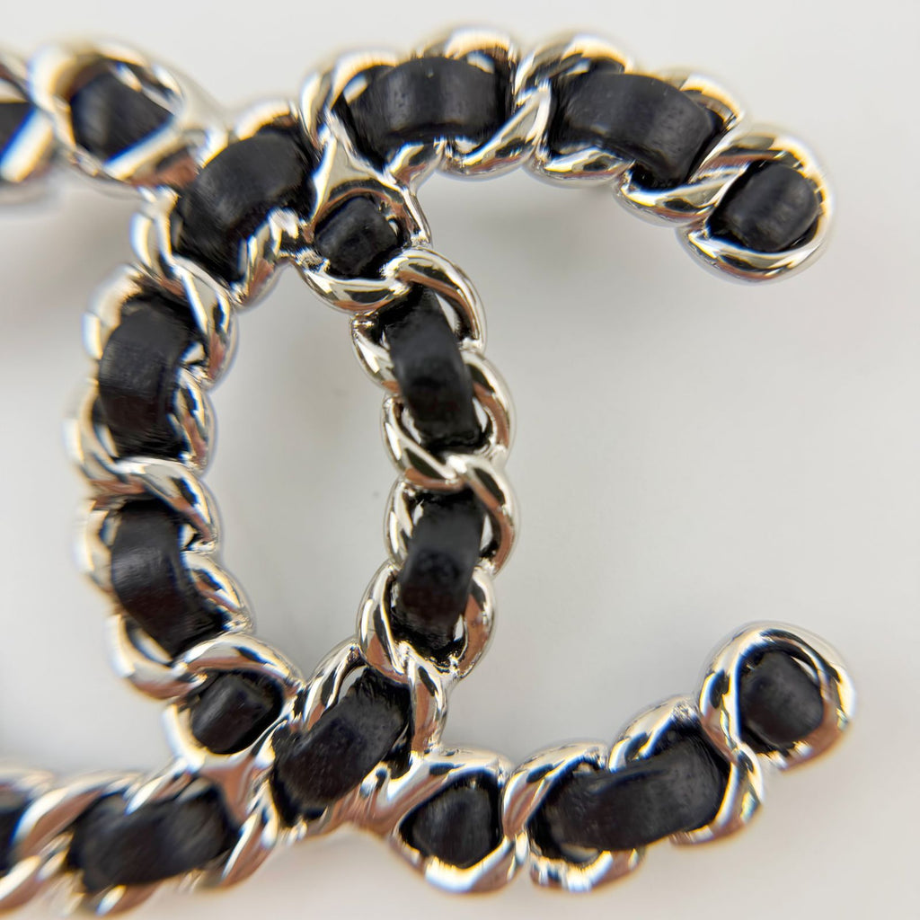 Chanel CC Logo Leather Braided Chain Brooch Plated Silver Black Vintage — view 4
