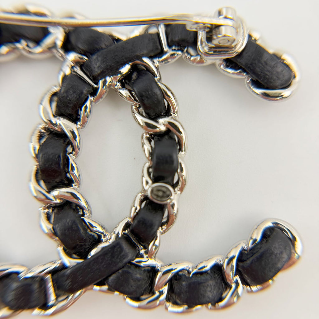 Chanel CC Logo Leather Braided Chain Brooch Plated Silver Black Vintage — view 6