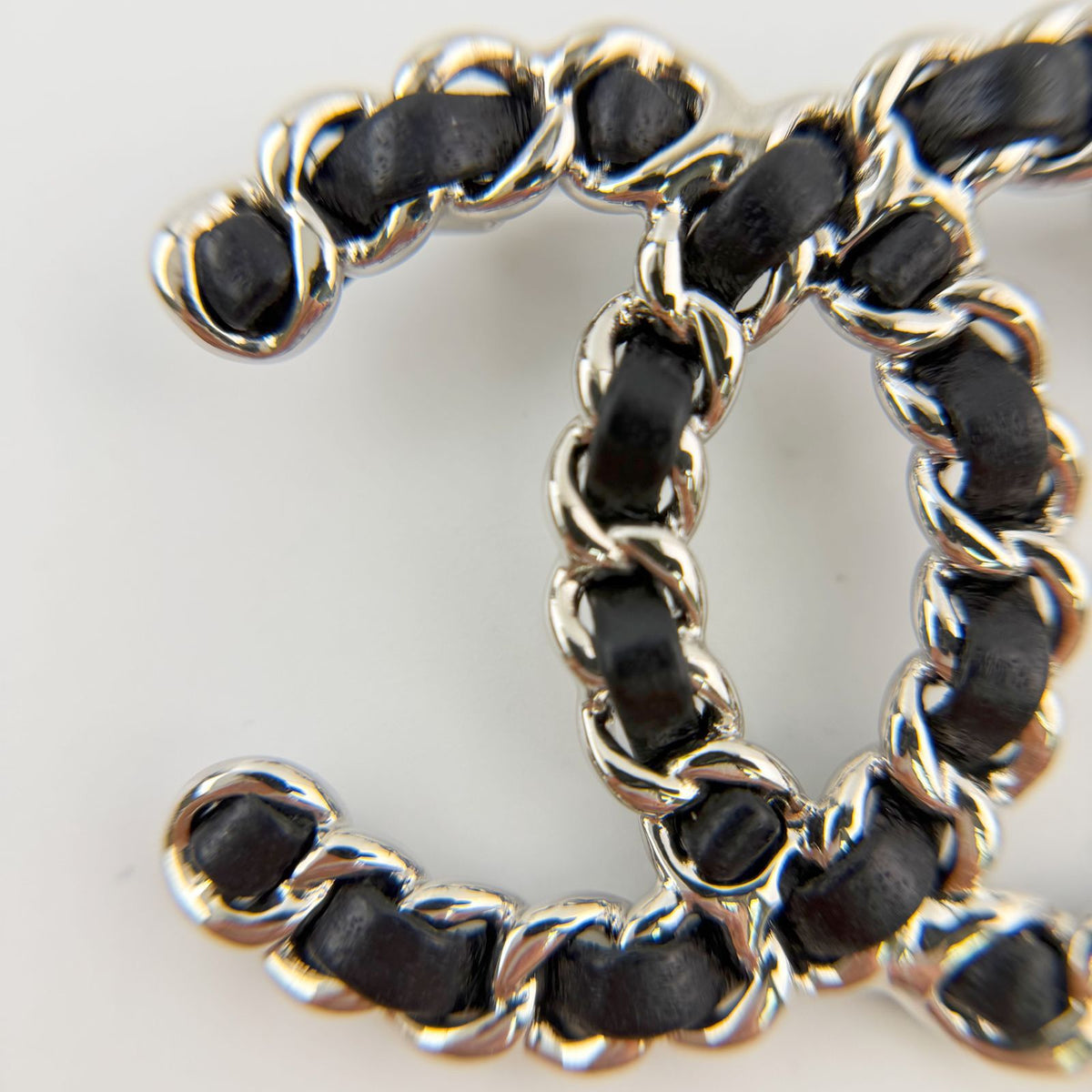 Chanel CC Logo Leather Braided Chain Brooch Plated Silver Black Vintage — view 3