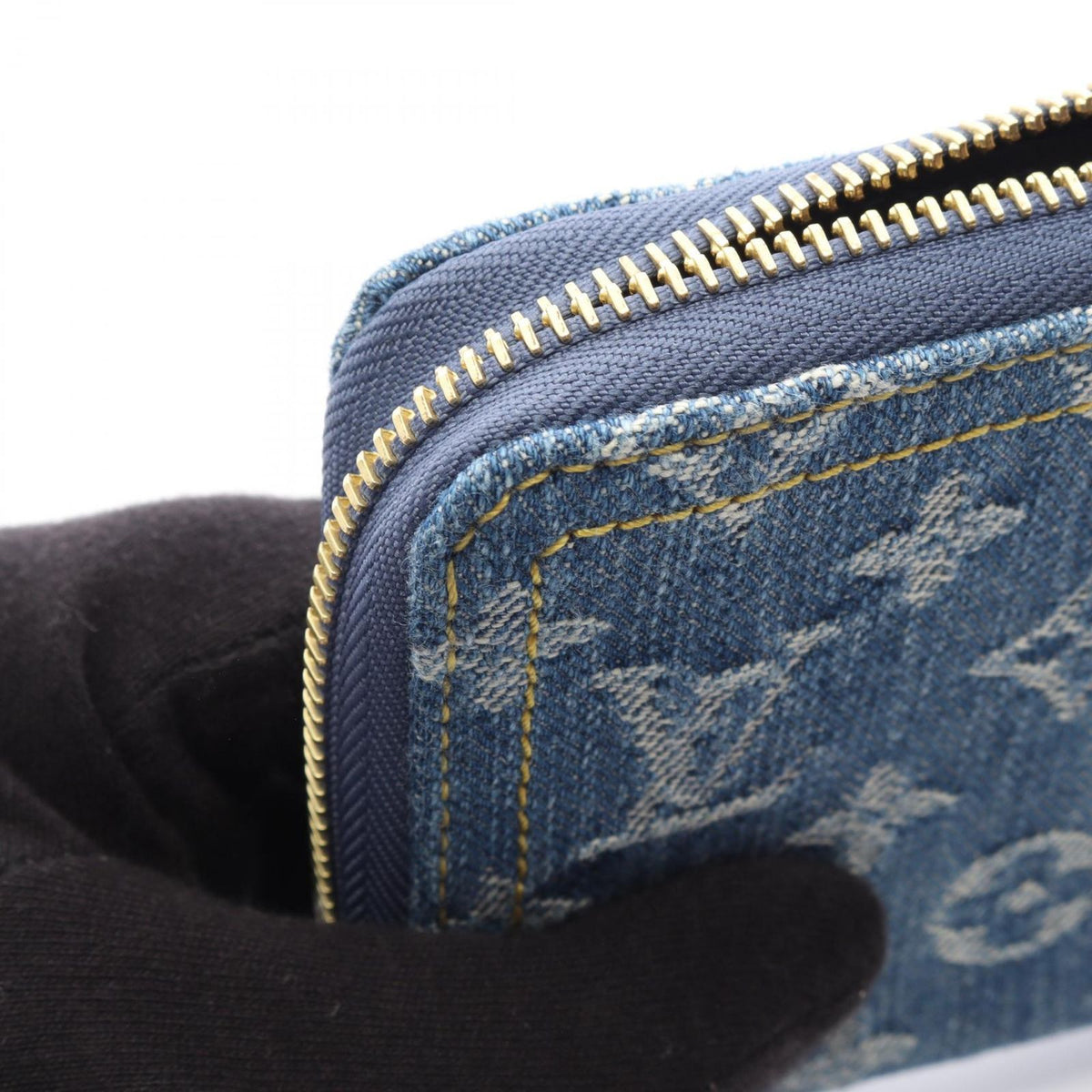 Louis Vuitton Round Wallet Takashi Murakami Zippy Monogram Cherry Denim Blue — view 8
