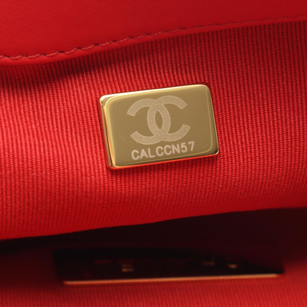 Chanel Shoulder Bag 19 Dixneuf Quilted Combination 2-Way Red Chanel 19 Chain — view 5