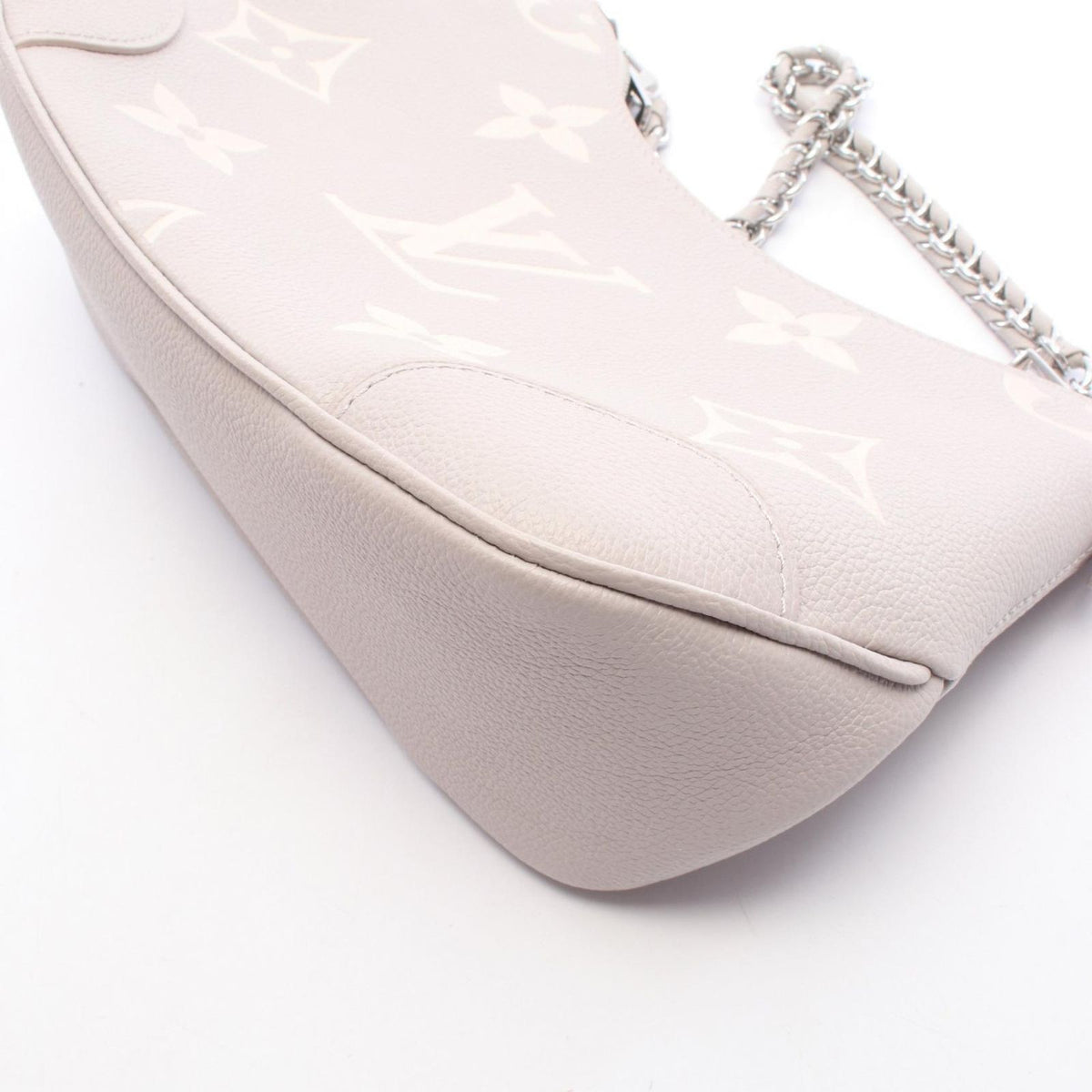 Louis Vuitton Handbag Boulogne NM Bicolor Monogram Empreinte Blume White Quartz — view 6